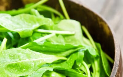 Sałatka makaronowa z&nbsp;fetą, rukolą i&nbsp;pestkami dyni