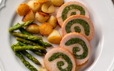 Rolada z&nbsp;mięsa mielonego ze&nbsp;szpinakiem