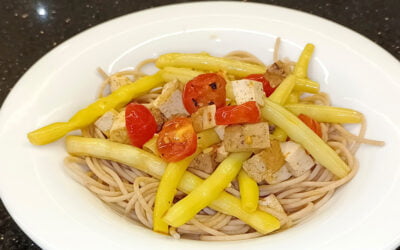 Makaron z&nbsp;tofu i&nbsp;fasolką