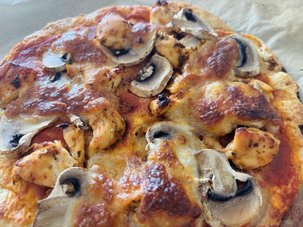 Pizza na spodzie z twarogu